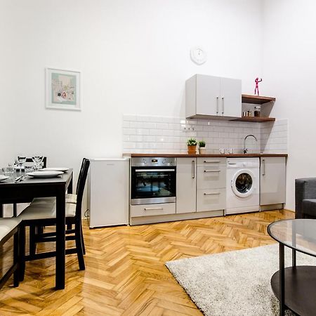 B63 2 Bedroom Apartment In Heart Of City Будапешт Экстерьер фото